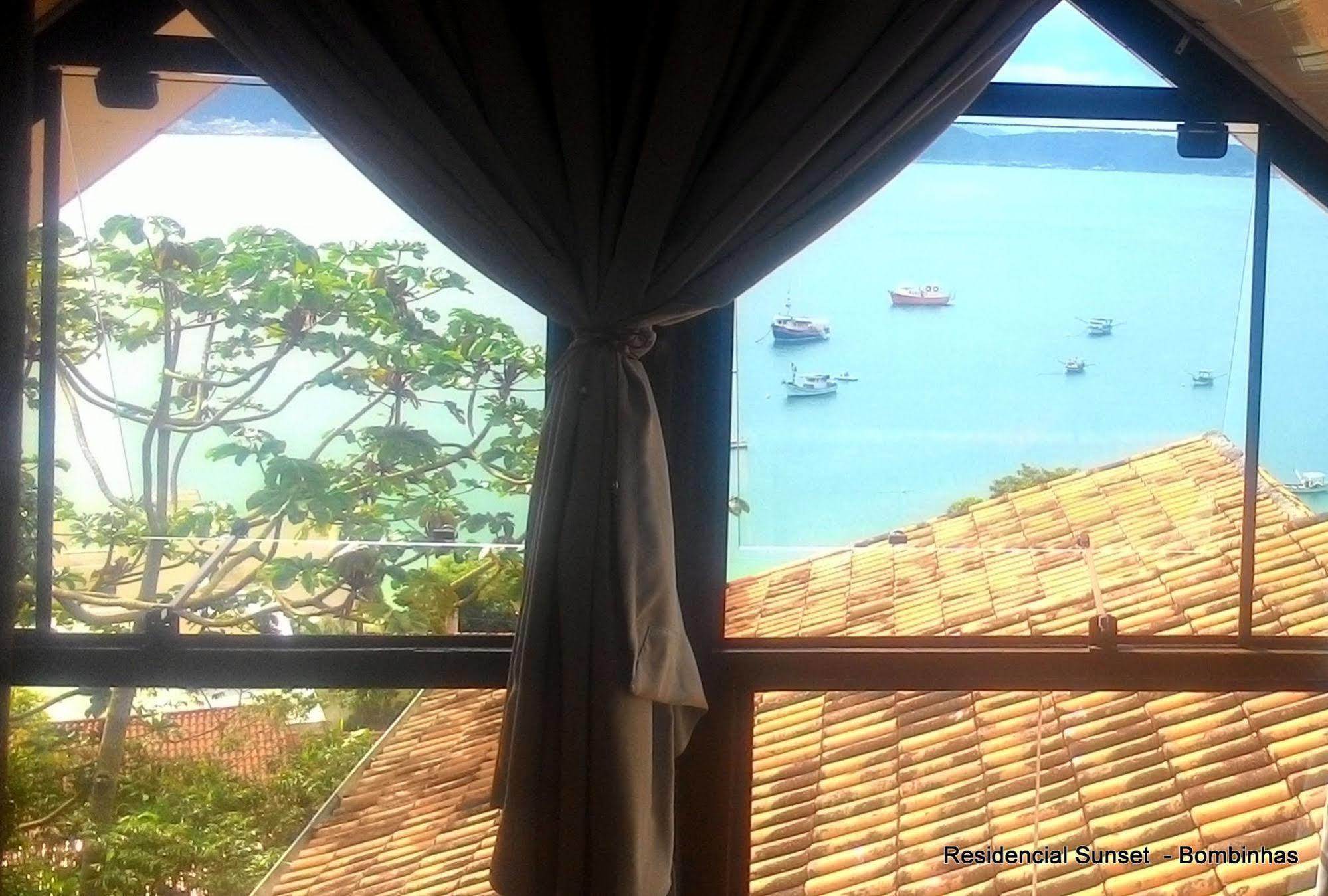 Residencial Sunset Aparthotel บอมบินญัส ภายนอก รูปภาพ
