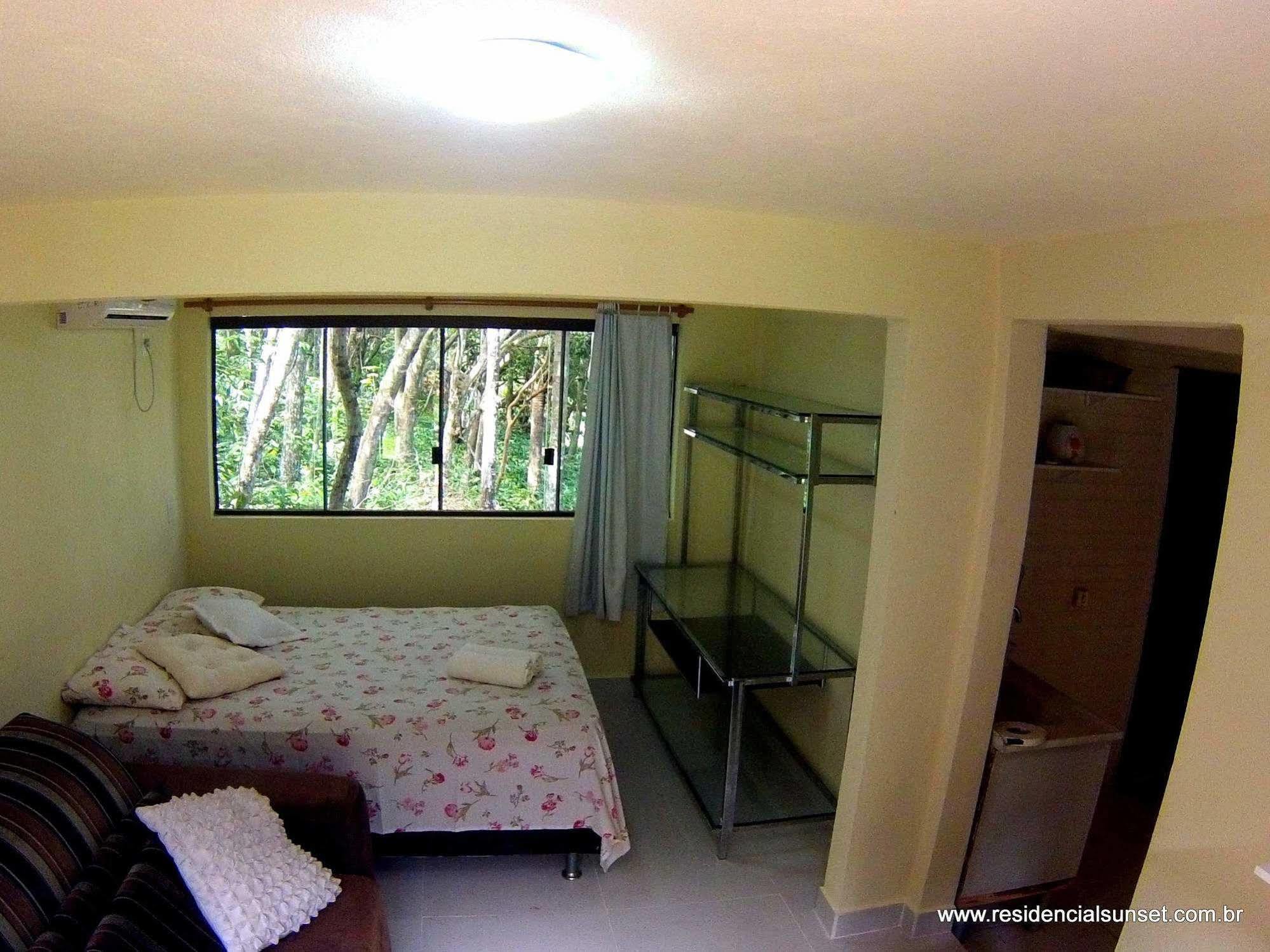 Residencial Sunset Aparthotel บอมบินญัส ภายนอก รูปภาพ