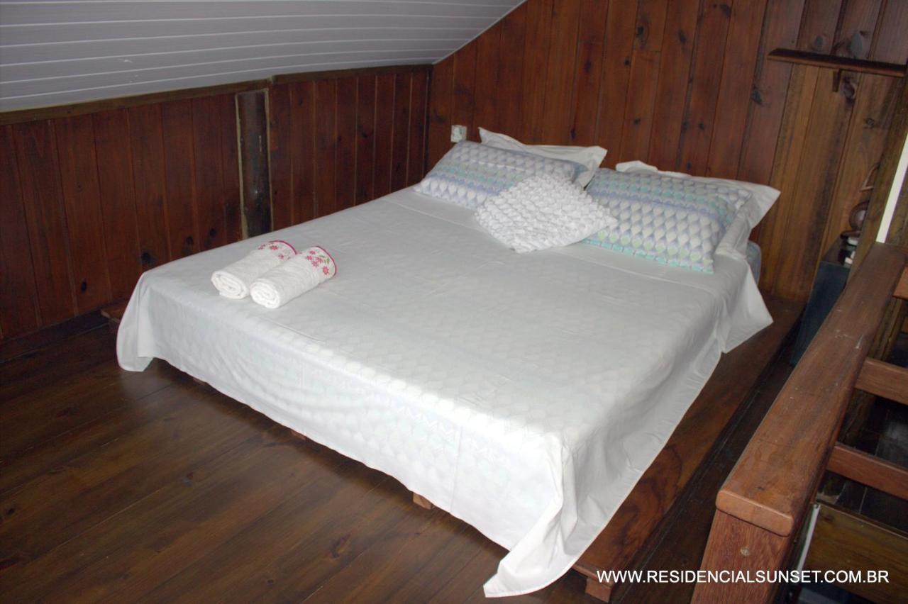 Residencial Sunset Aparthotel บอมบินญัส ภายนอก รูปภาพ