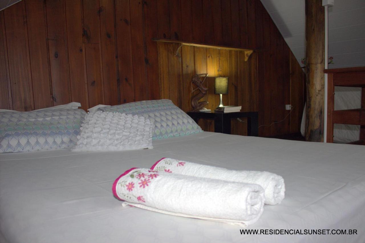 Residencial Sunset Aparthotel บอมบินญัส ภายนอก รูปภาพ