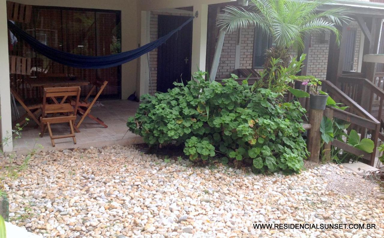 Residencial Sunset Aparthotel บอมบินญัส ภายนอก รูปภาพ