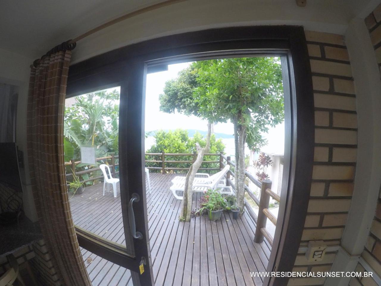 Residencial Sunset Aparthotel บอมบินญัส ภายนอก รูปภาพ