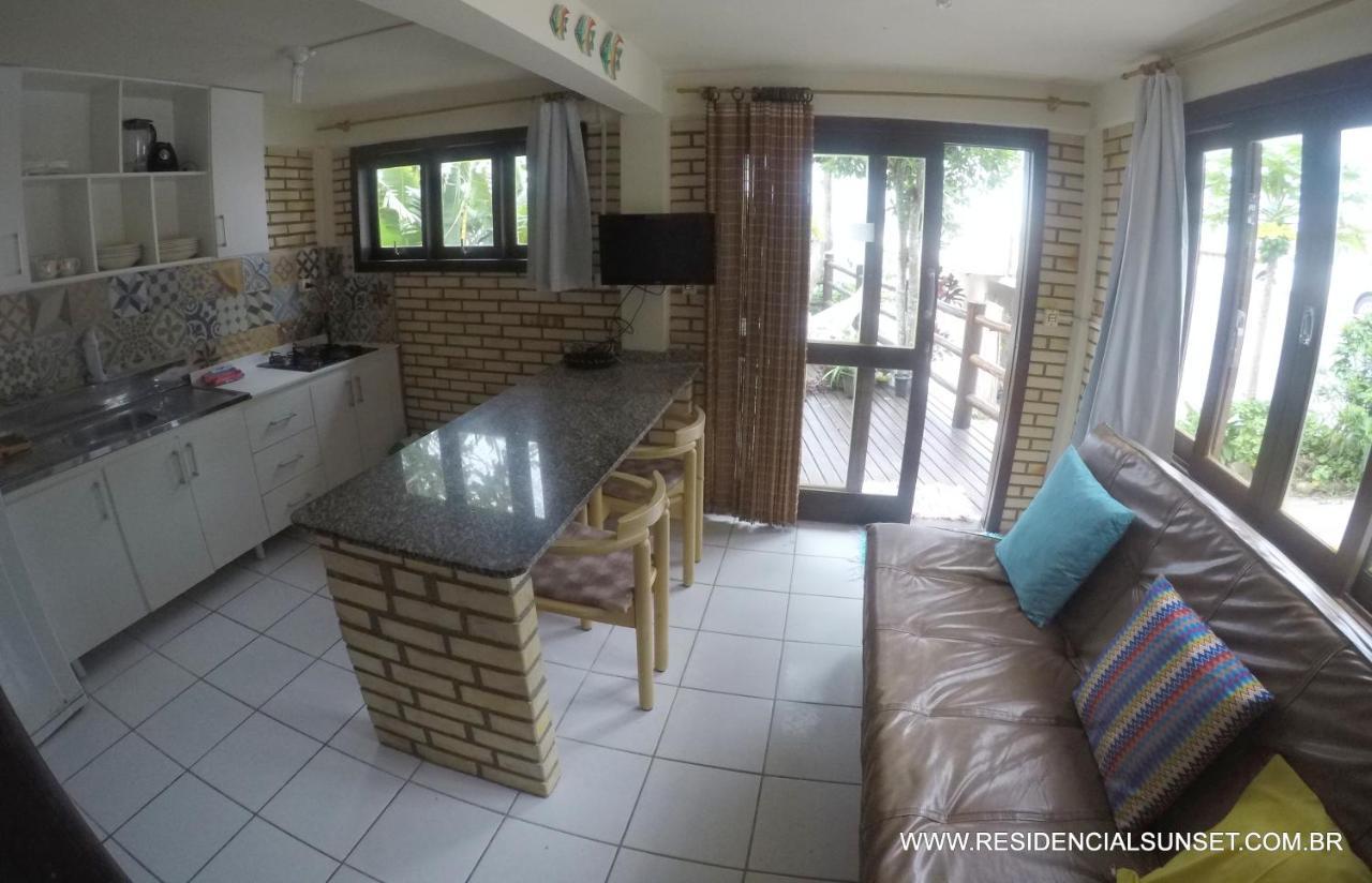 Residencial Sunset Aparthotel บอมบินญัส ภายนอก รูปภาพ