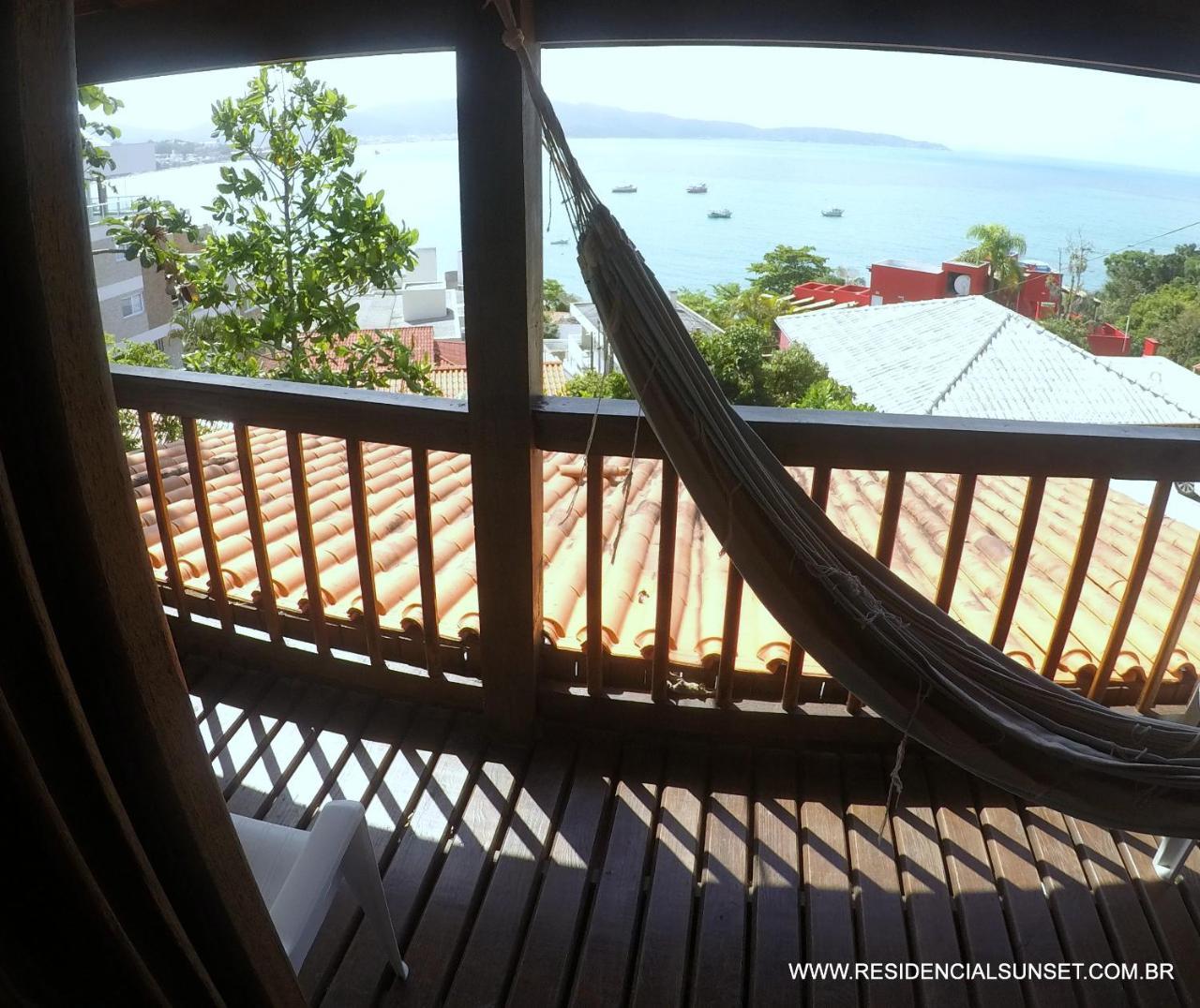 Residencial Sunset Aparthotel บอมบินญัส ภายนอก รูปภาพ